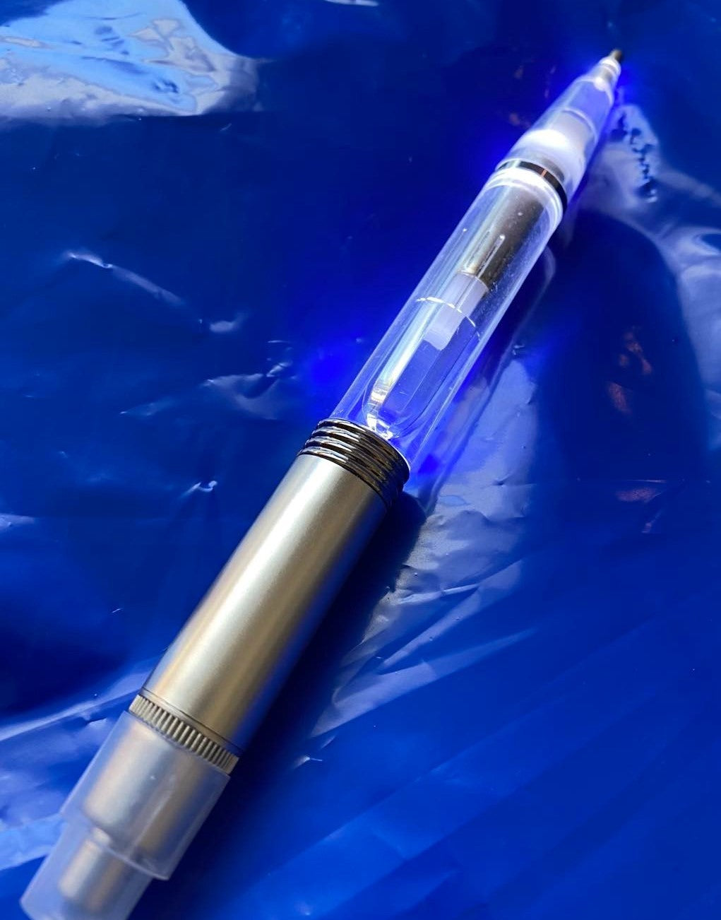 CLEAR DIAMOND PEN WITH LIGHTS